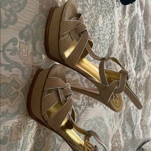 Ysl tribute sandal( never worn)